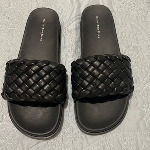NWOT Mercer & Madison slides